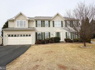 9335 S Whitt Dr, Manassas Park, VA
