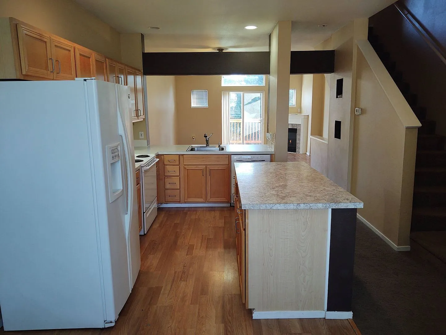 Private 2 bedroom Townhouse close to Nike — Photo 2