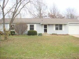 446 Larimer Dr, Millersburg, IN 46543