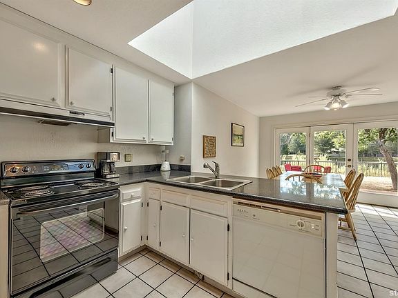 5th image of 2136 Venice Dr