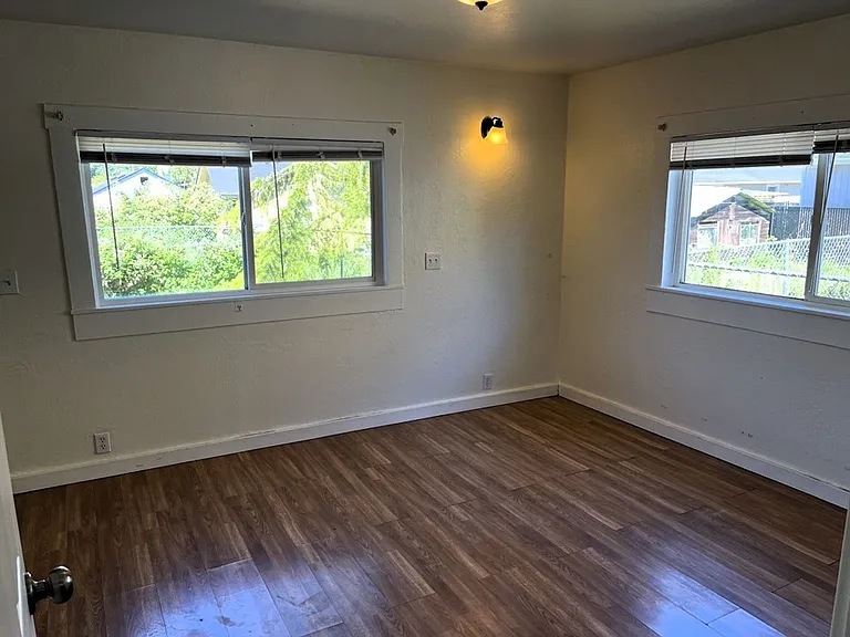 520-528 Wildwood Ave — Photo 7