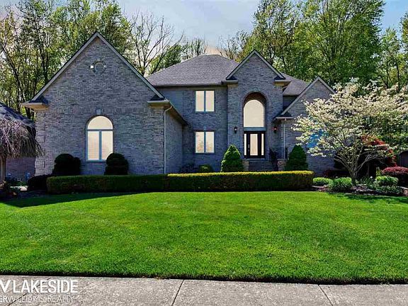 2nd image of 53713 Applewood Dr
