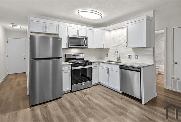 1st image of 408 Regina St APT 1