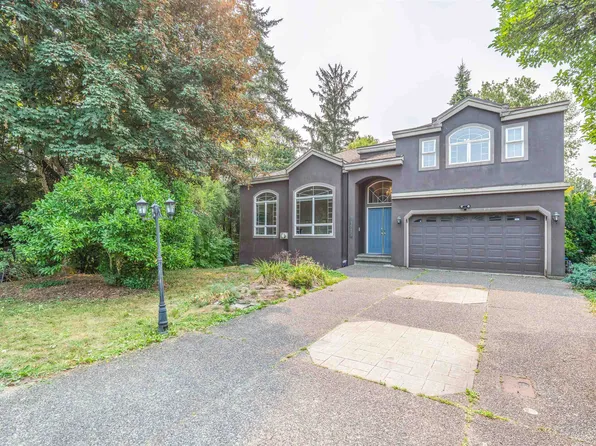 14036 90th Ave, Surrey, BC V3V 7Z6