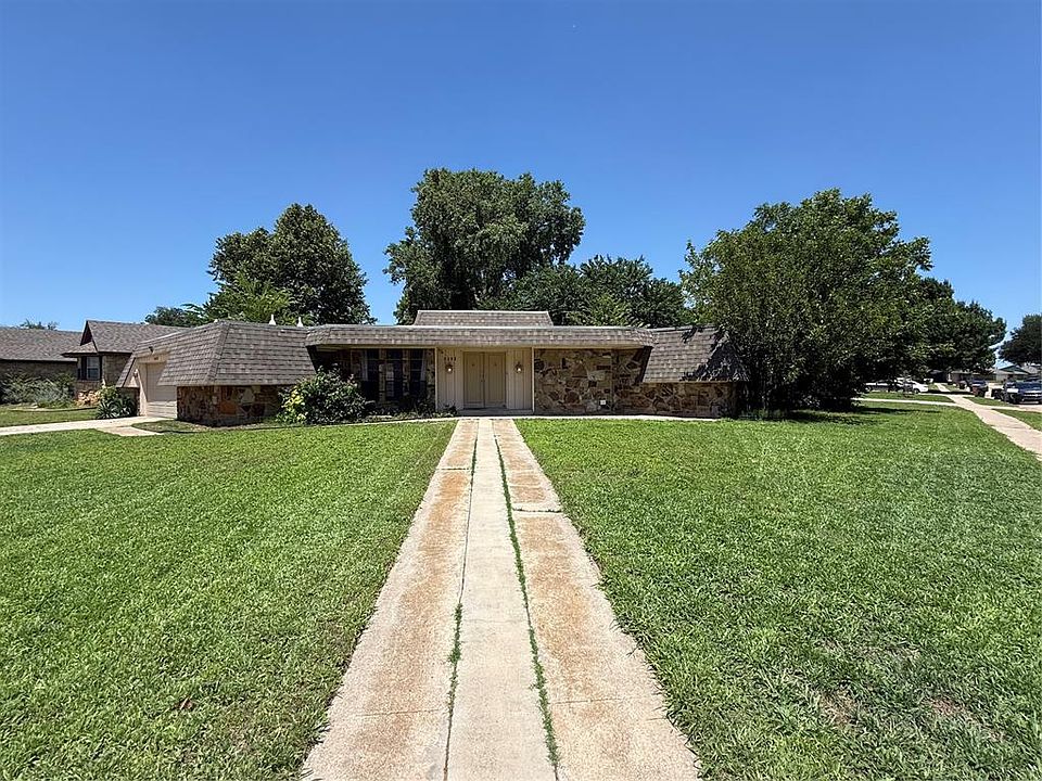 1st image of 1305 Quail Hollow Dr