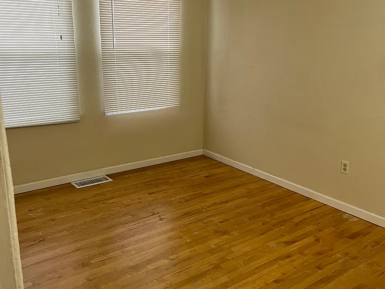 1405 Worden Ave — Photo 7