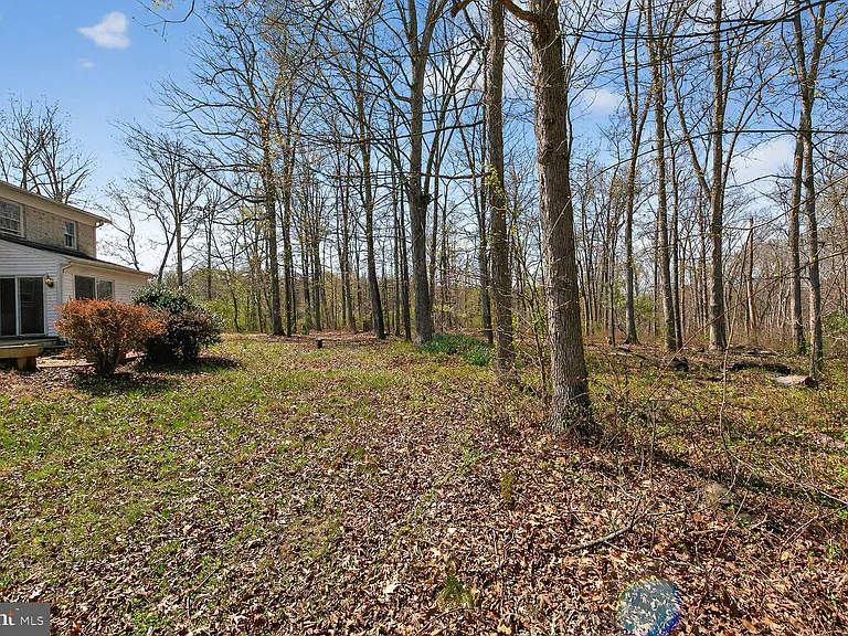 21733 Oatlands Rd — Photo 49