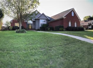 542 Summerlake Dr E, Mobile, AL 36608