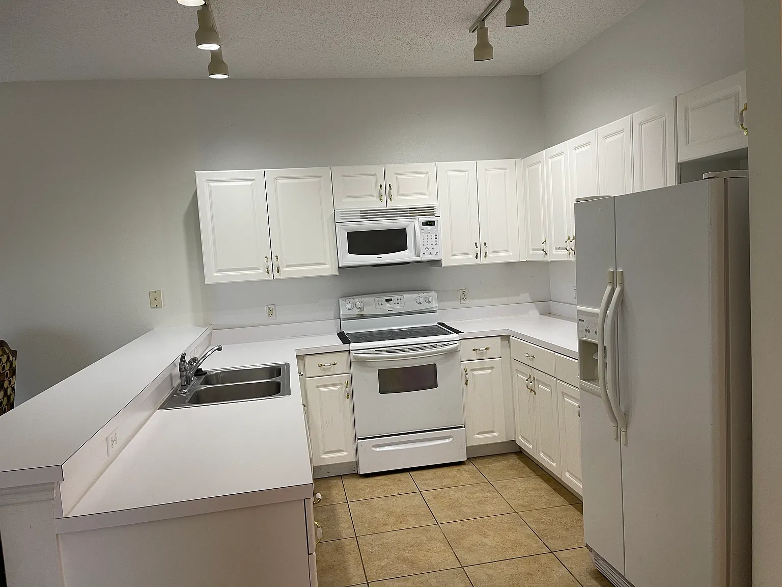 4 bed, 1650 sqft, $2,000 — Photo 4