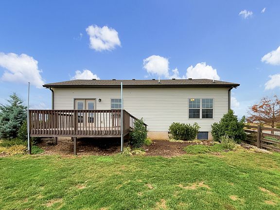 3rd image of 374 Cook Rd