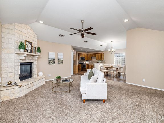 3rd image of 4334 Rimrock Cir