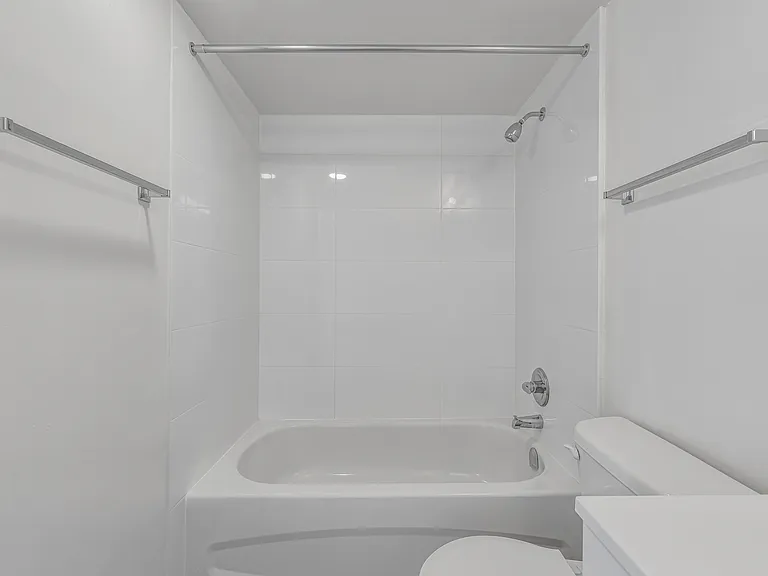 1600L Beach Ave — Photo 21