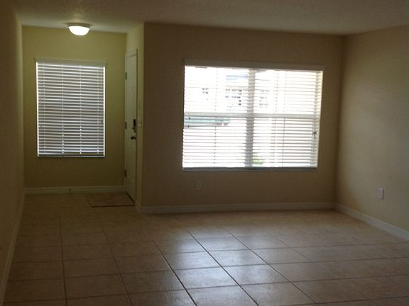 3rd image of 300 Carina Cir