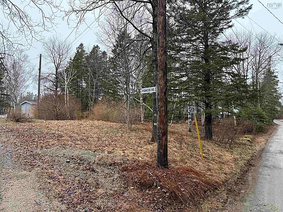 3rd image of LOT Cottage