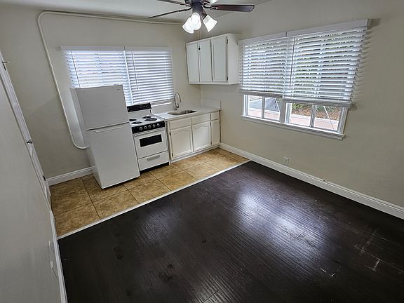 3rd image of 527 N Alexandria Ave APT 8