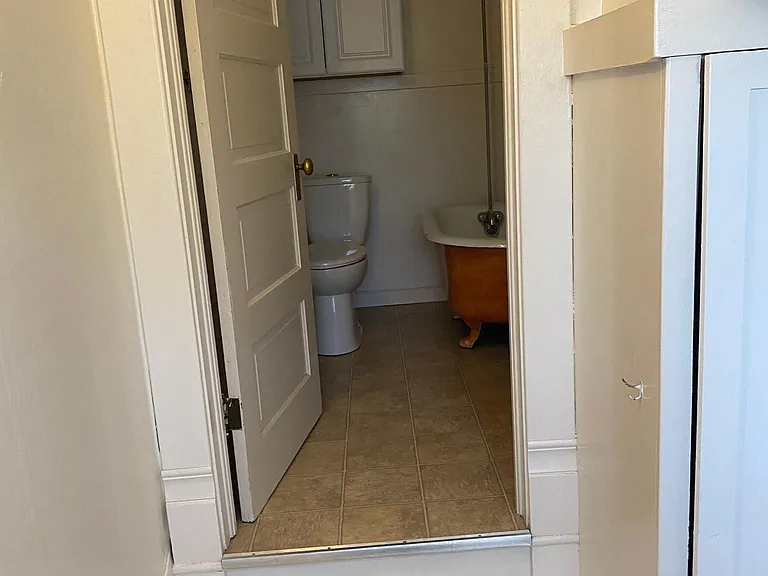 336 S 6th St W #1-24 — Photo 9