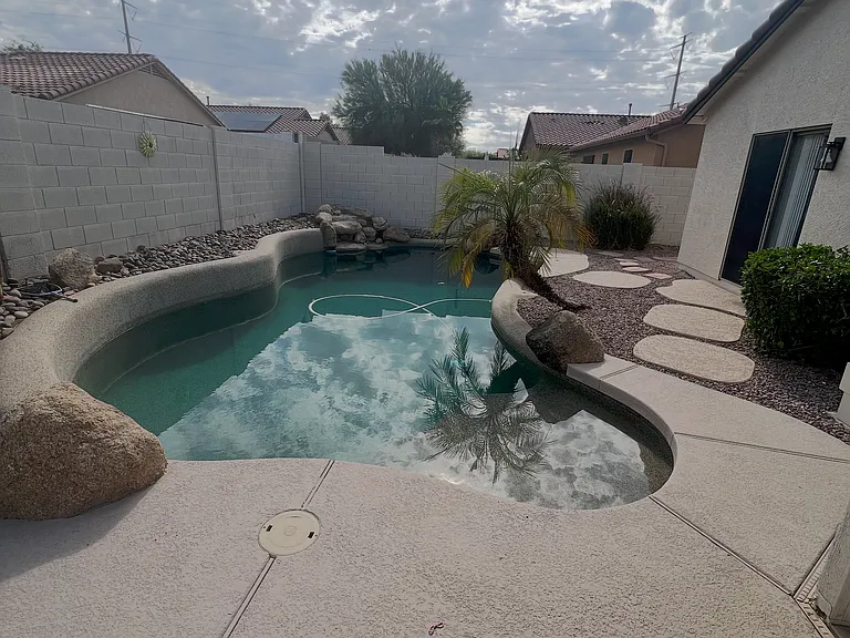 3060 W Roberta Dr — Photo 2