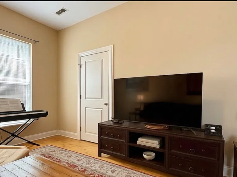 2144 W Potomac Ave #2R — Photo 7