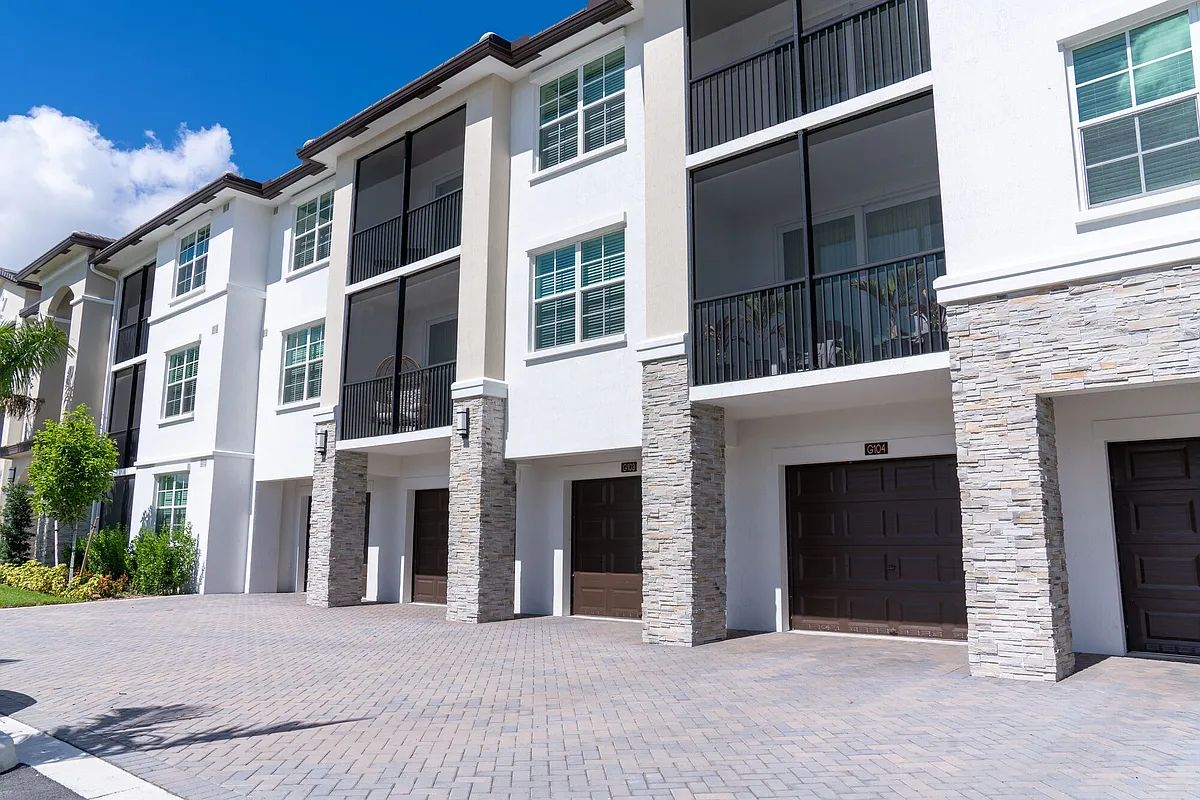Building Photo - Luma at Delray