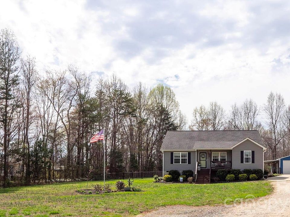 1st image of 2979 Greenleaf Rd