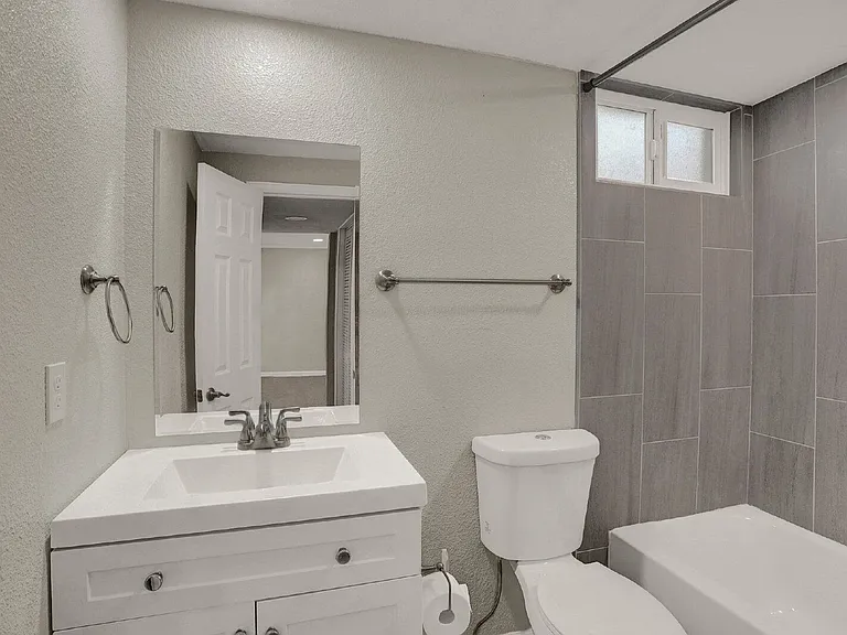 817 Westmoor Dr — Photo 14