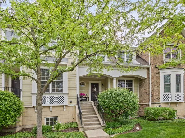 1907 Lynn Cir, Libertyville, IL 60048