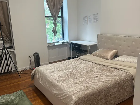 445 East 78th Street 2B image 3 of 5
