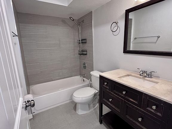 5th image of 2950 La Costa Ave #7