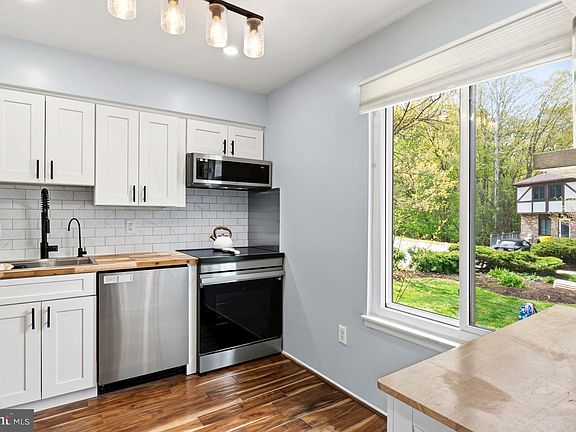 4th image of 453 Knottwood Ct