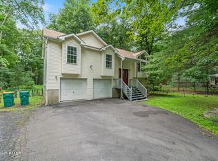 111 Vale Dr, Tannersville, PA 18372
