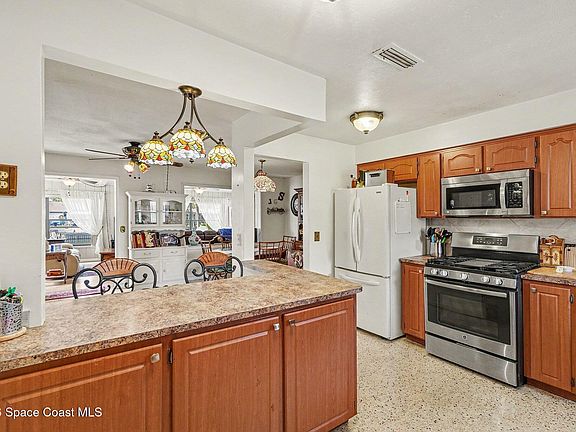 4th image of 855 Richland Ave