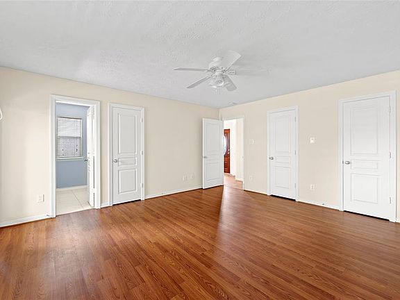 5th image of 3406 Skyline Village Dr