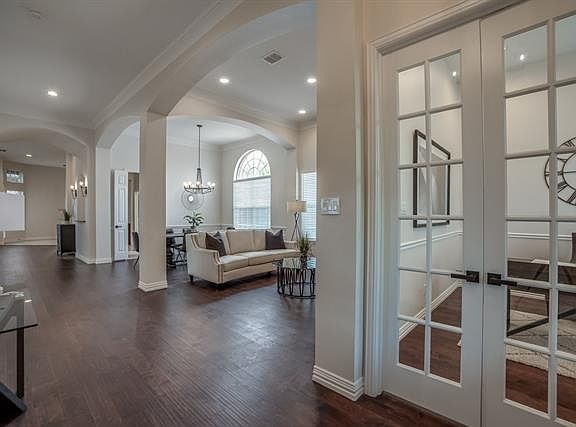 2nd image of 2506 Merlin Dr