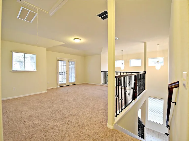 2445 Etta May Ln — Photo 15