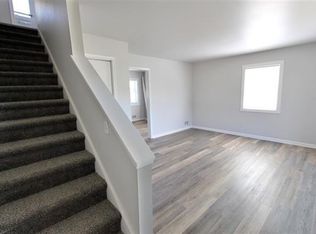 1715 4th St SW APT 3, Minot, ND 58701