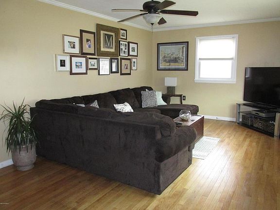2nd image of 7 James Ct