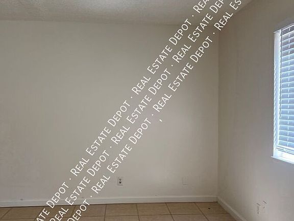 4th image of 1544 Lincoln Blvd APT D