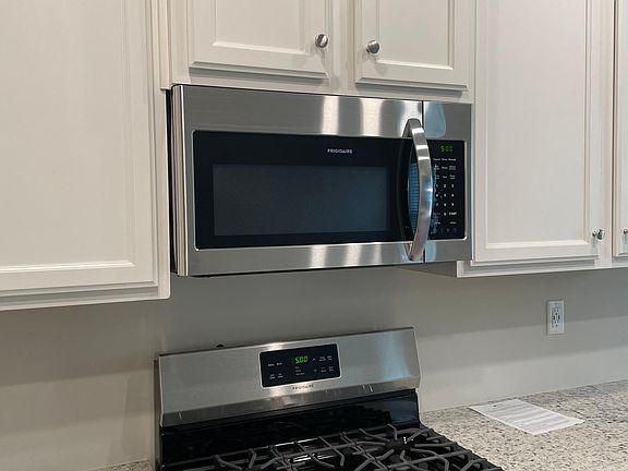 2nd image of 403 Colonial Walk