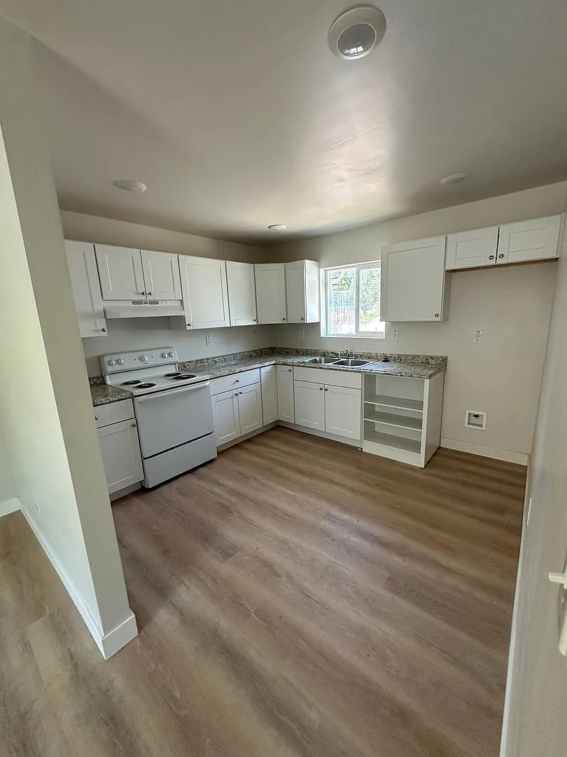 112 Hap Arnold Loop Unit A photo 1