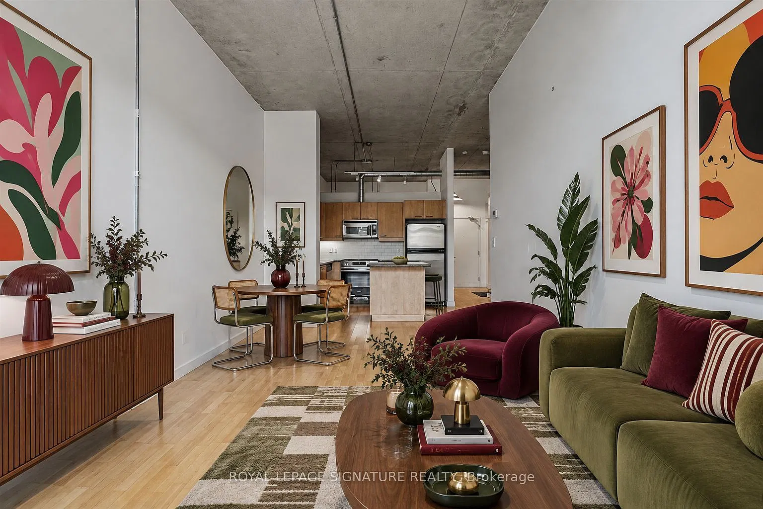 955 Queen St W — Photo 1