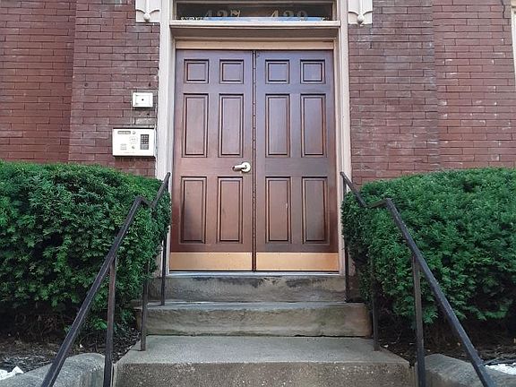 5th image of 427 Hopkins St #4