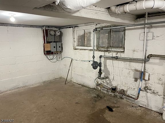 5th image of 107 Delmar Pl #2