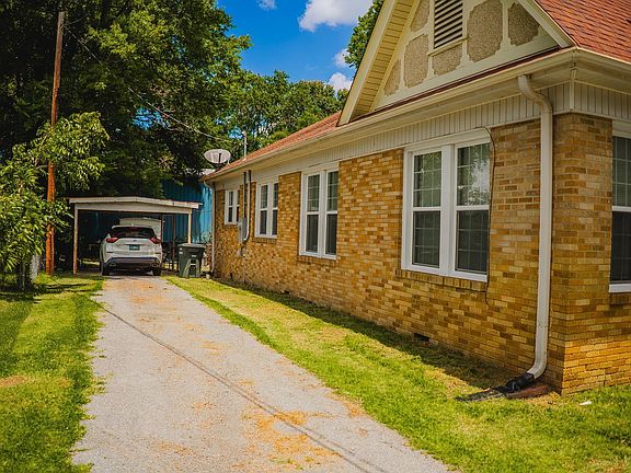 3rd image of 209 E Shelton Ave