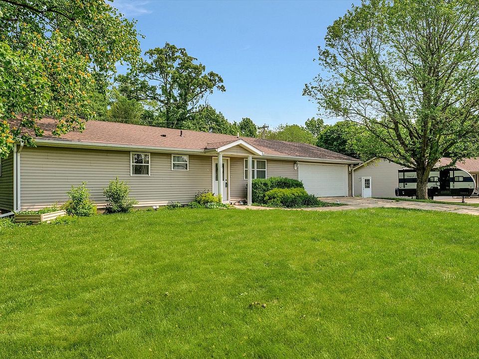402 S Mahomet Rd, Mahomet, IL 61853 Zillow