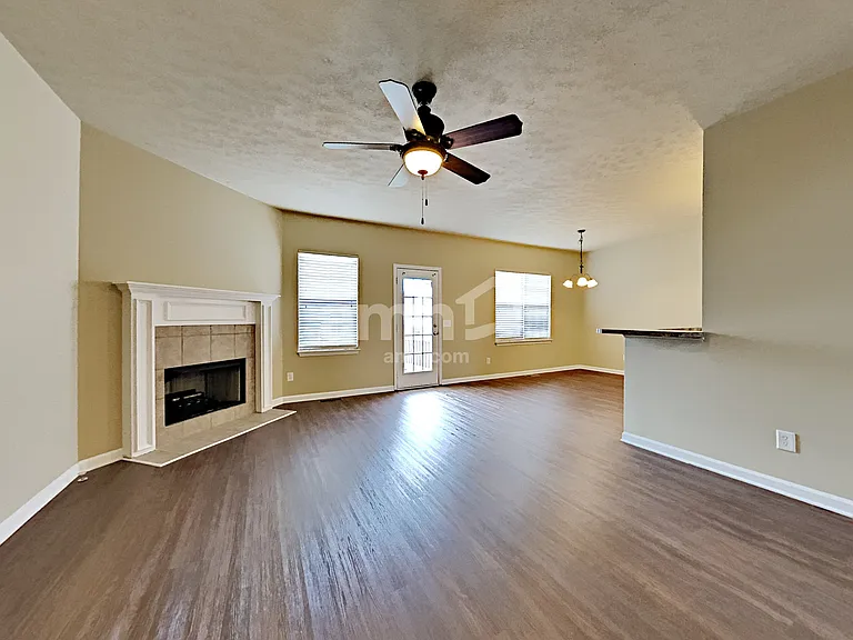 128 McKain Xing — Photo 7