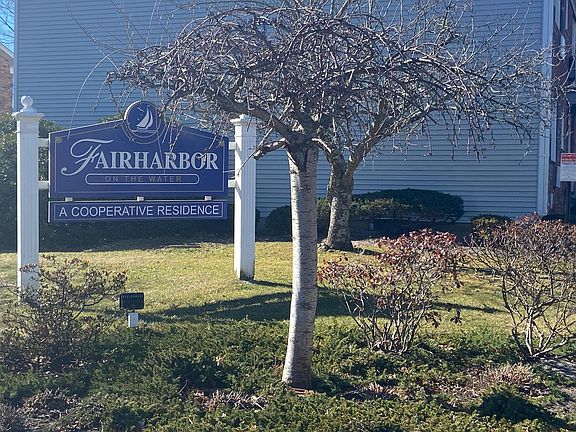 2nd image of 96 Fairharbor Dr #96