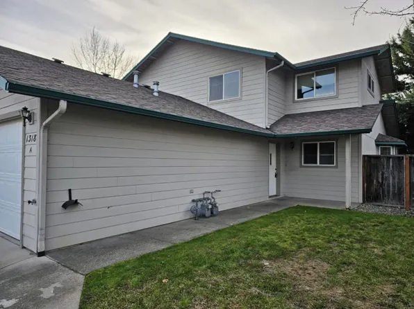 JS174, 1318 Golden Park Dr #A, Grants Pass, OR 97527