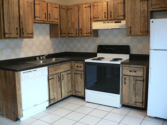 5th image of 349 E Cherry St