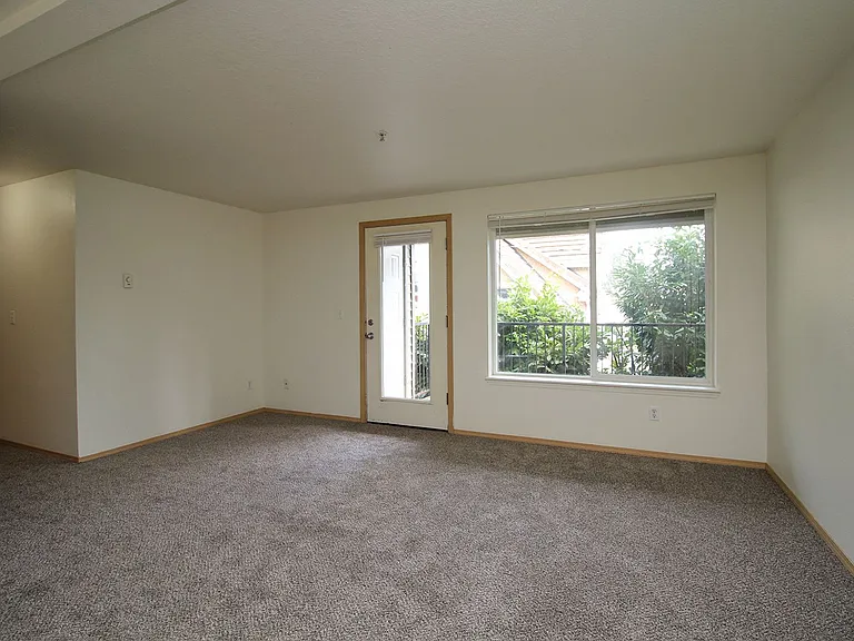 11710 - 11712 SE Powell — Photo 27