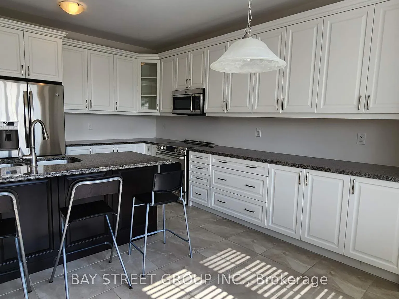4 bed, $4,200 — Photo 4